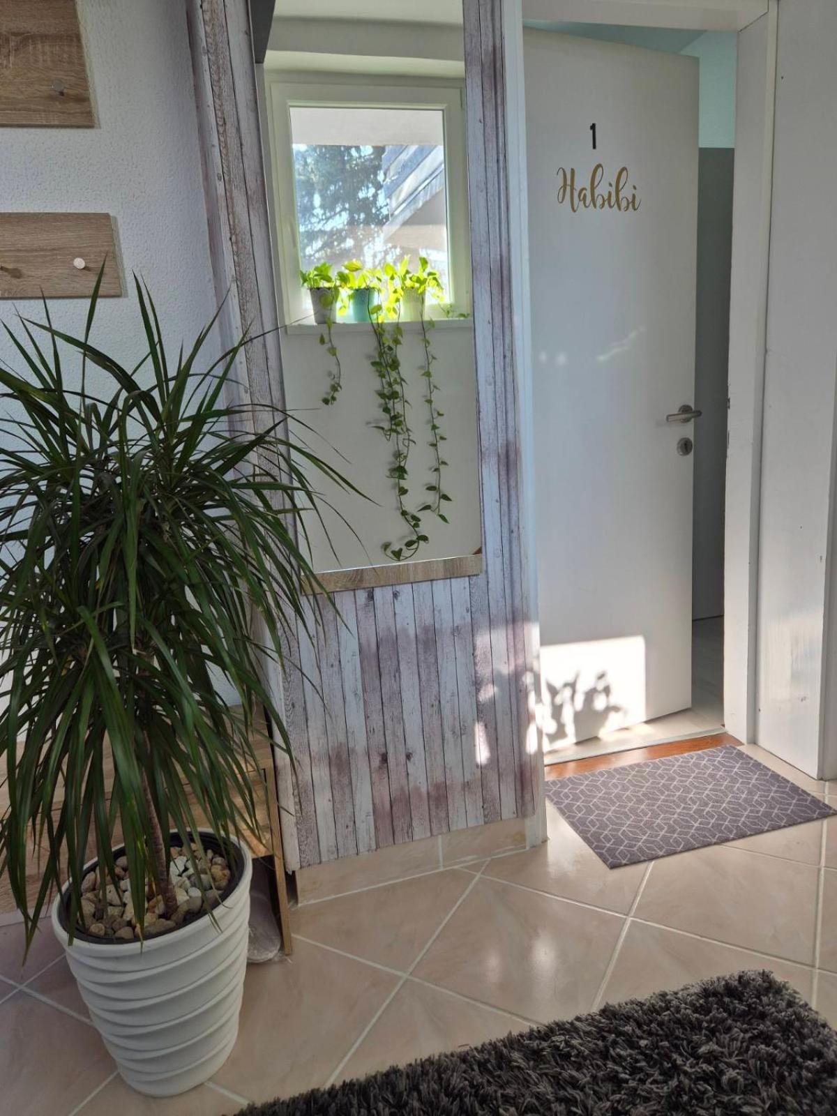Apartmani Habibi Jalzabet Екстериор снимка